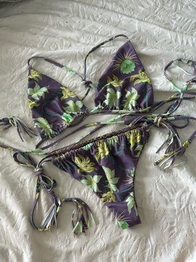 Sawvy top & Taylor bottom in Nia